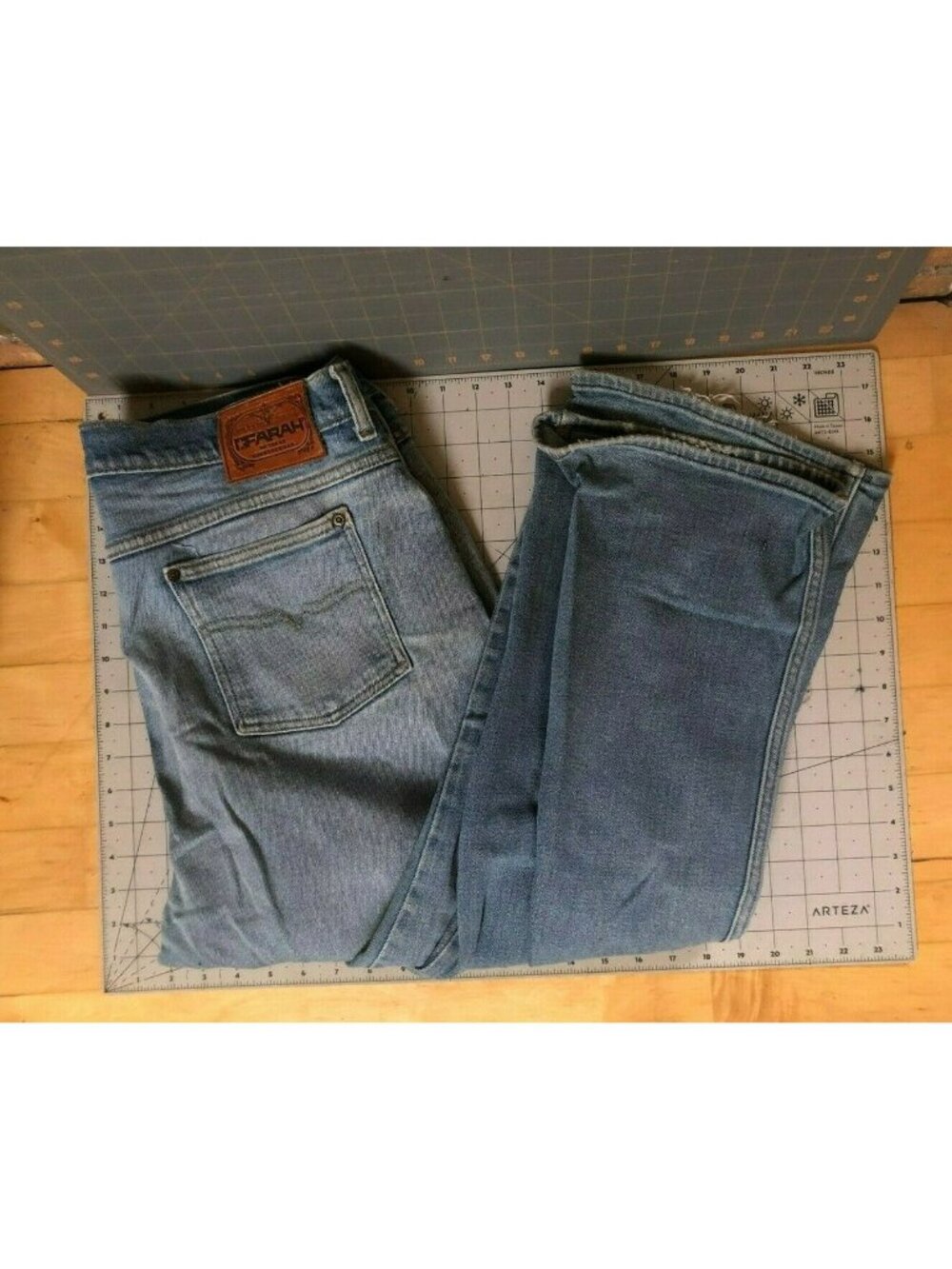Vintage Farah Classic Straight Leg Distressed Blue Jeans Cotton Denim Sz 36 worn